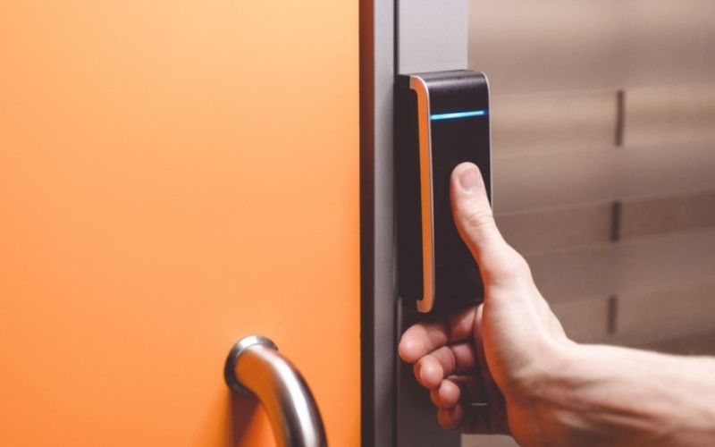 Khóa cửa vân tay là gì