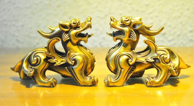 vật phẩm phong thủy đặt bàn giám đốc